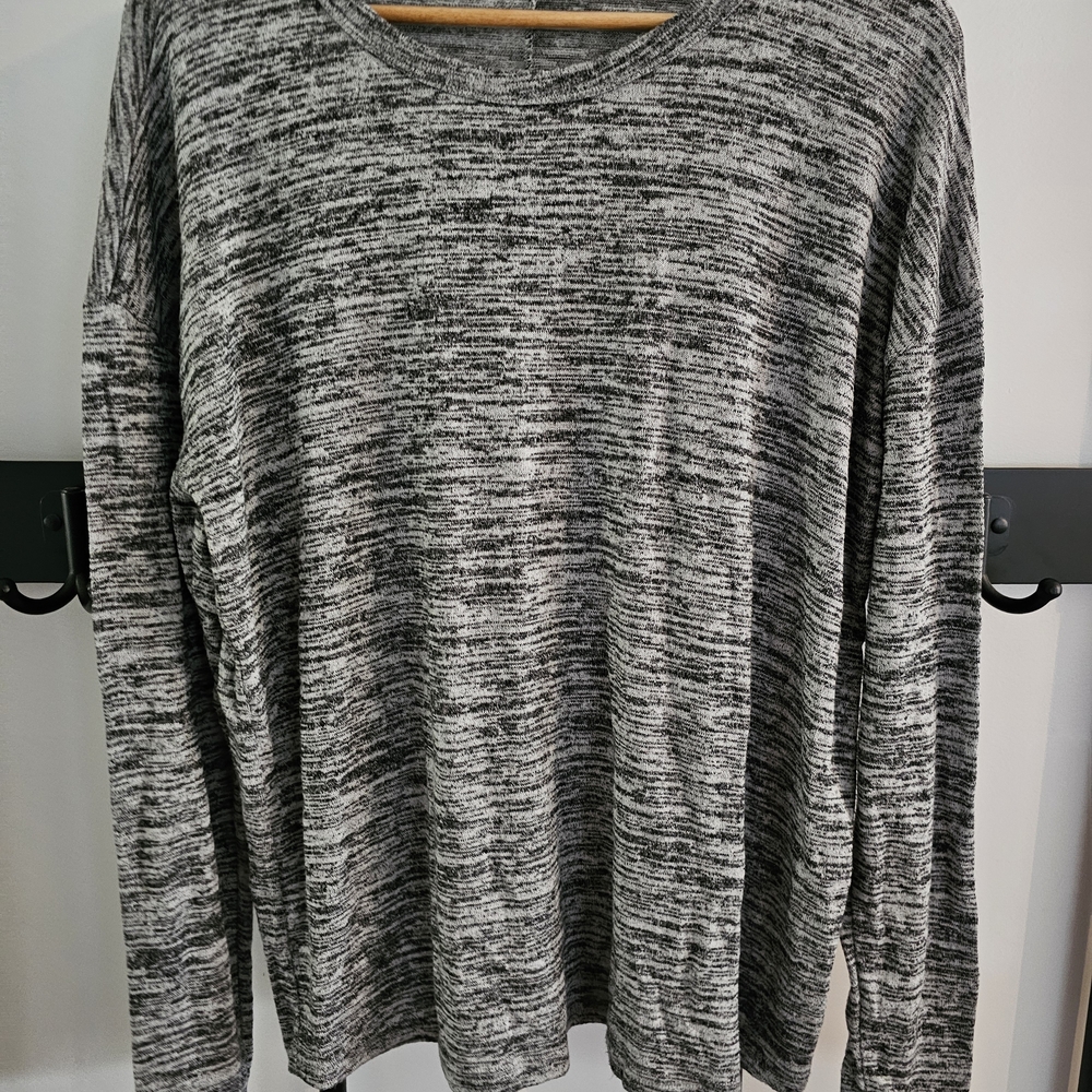 Old Navy Gray Long Sleeve Tee